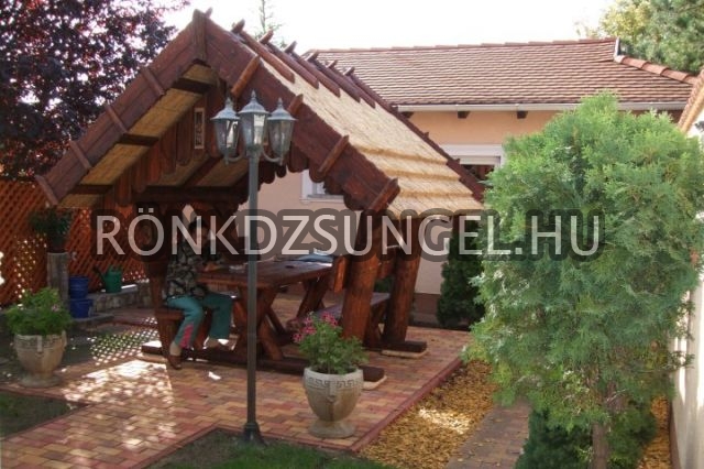 Nádtetős kerti padok, szanetlik-5