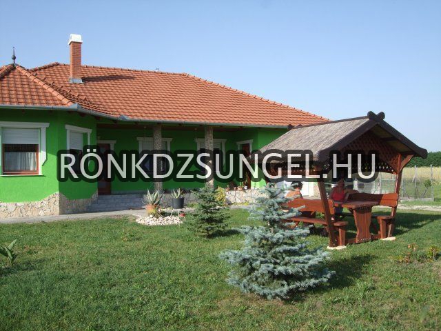Nádtetős kerti padok, szanetlik-4
